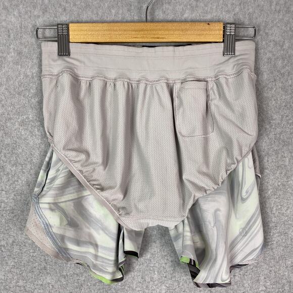 Lululemon Size 4 Paint Glide Warp Multi/Chrome Hotty Hot High Rise Short 4" - Picture 8 of 9